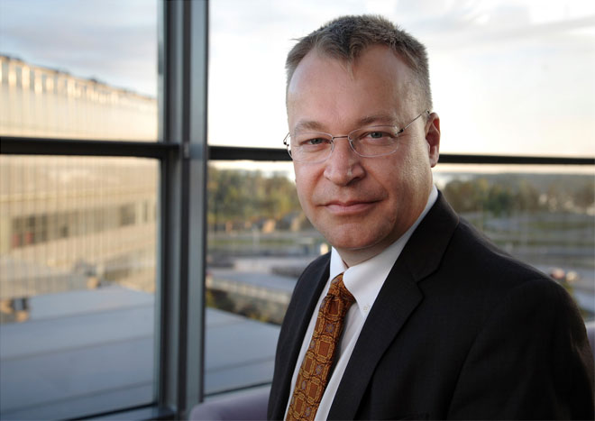 Stephen Elop: hay presiones para lanzar un equipo WP7 este año