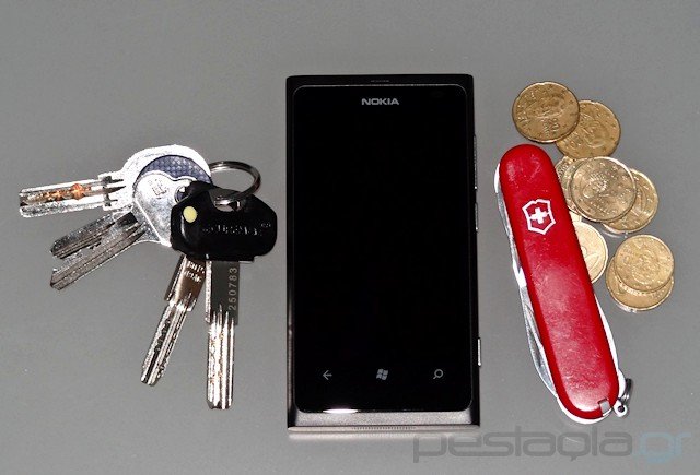 Nokia Lumia 800, Test de resistencia en vídeo