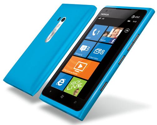 Nokia Lumia 900 cyan