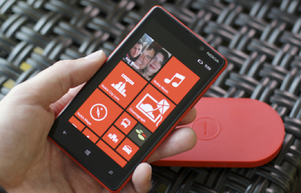 Los Lumia 820 ya tienen su ROM personalizada de Windows Phone 8.1