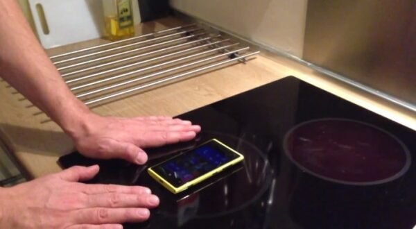 Nokia Lumia 920 ¿cargado con una cocina de inducción?
