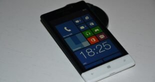 HTC 8S