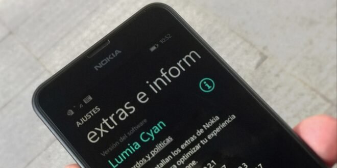 Nokia Lumia Cyan