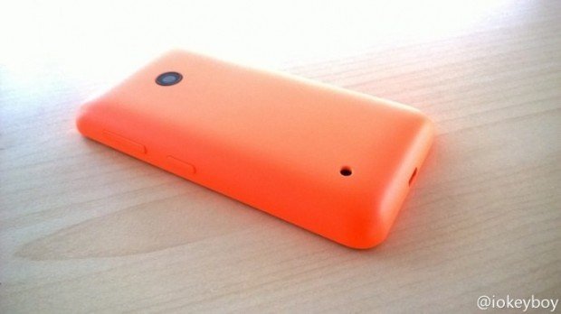 Lumia 530 trasera