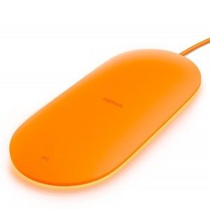 Nokia DT-903 en naranja y con luz activada