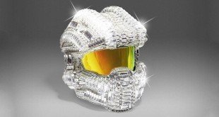 Para los fans de Halo, a la venta en eBay un casco del Jefe Maestro con 25.000 cristales Swarovski