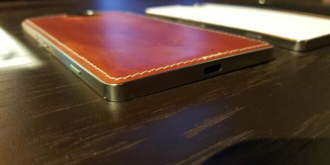 Los Lumia 950 y Lumia 950 XL dispondrán de carcasas con acabados metalizados y de diferentes colores