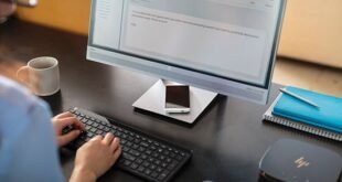 HP EliteDisplay S240uj un Monitor con carga inalámbrica y USB-C