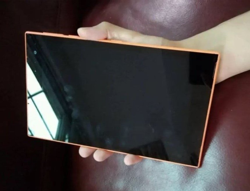Nuevas imágenes de la supuesta mini tablet de Nokia