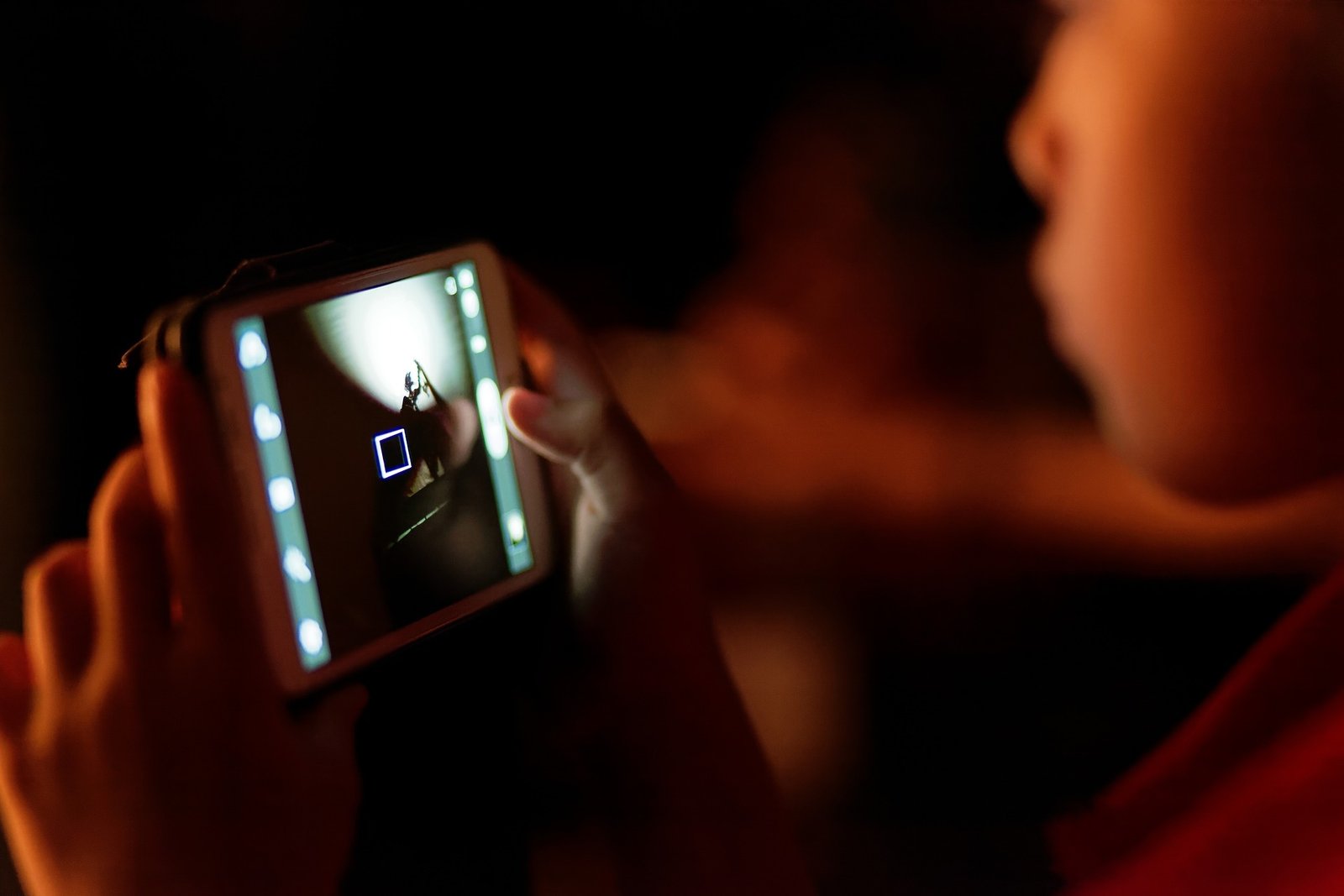 Los filtros de luz azul podrían tener efectos negativos