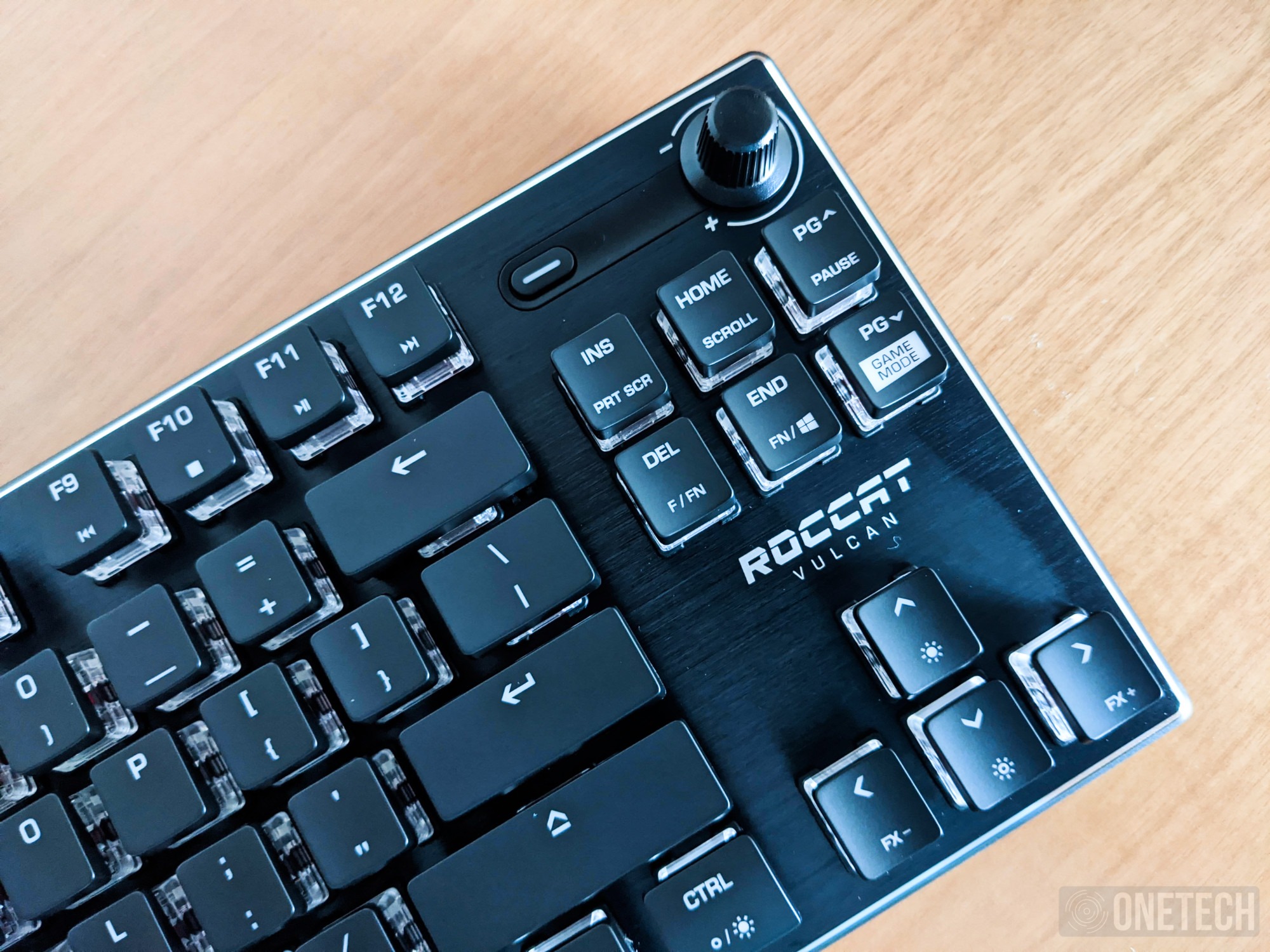 Análisis del Roccat Vulcan TKL, un teclado gamer compacto